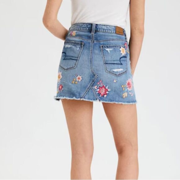 NWT American Eagle Outfitters Denim Embellished Mini Skirt Size 4 - Picture 5 of 12